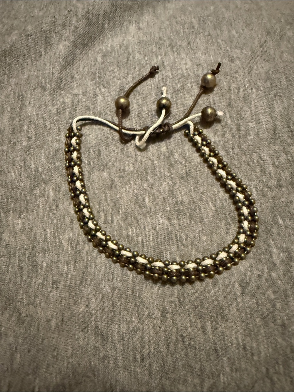 Adjustable Beaded Bracelet in Antique Gold and White